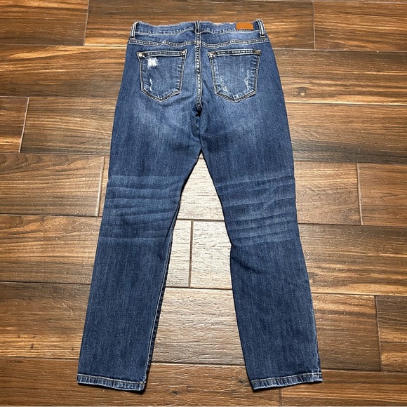 Judy Blue Boyfriend Fit Distressed Tapered
Jeans Size 5/27 Medium Wash JB8262DK - Picture 2 of 9